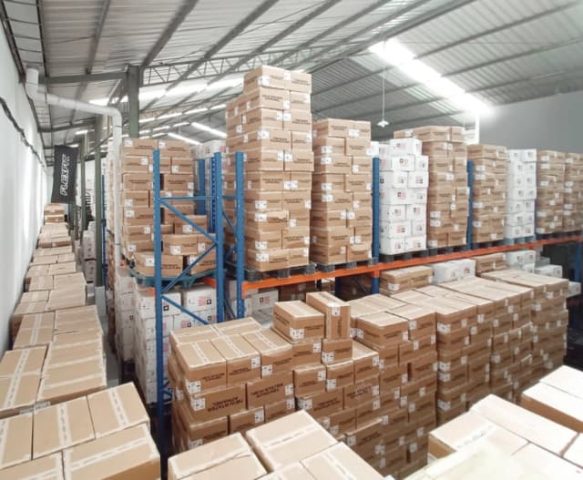 READY STOCK JUTAAN PIECES.